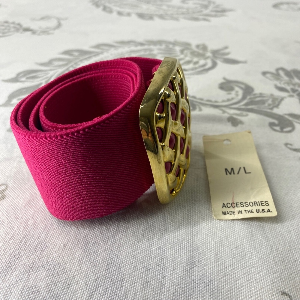 DAY LOR BELT‎ PINK &GOLD WOVEN
DESIGN M/L - Picture 2 of 6